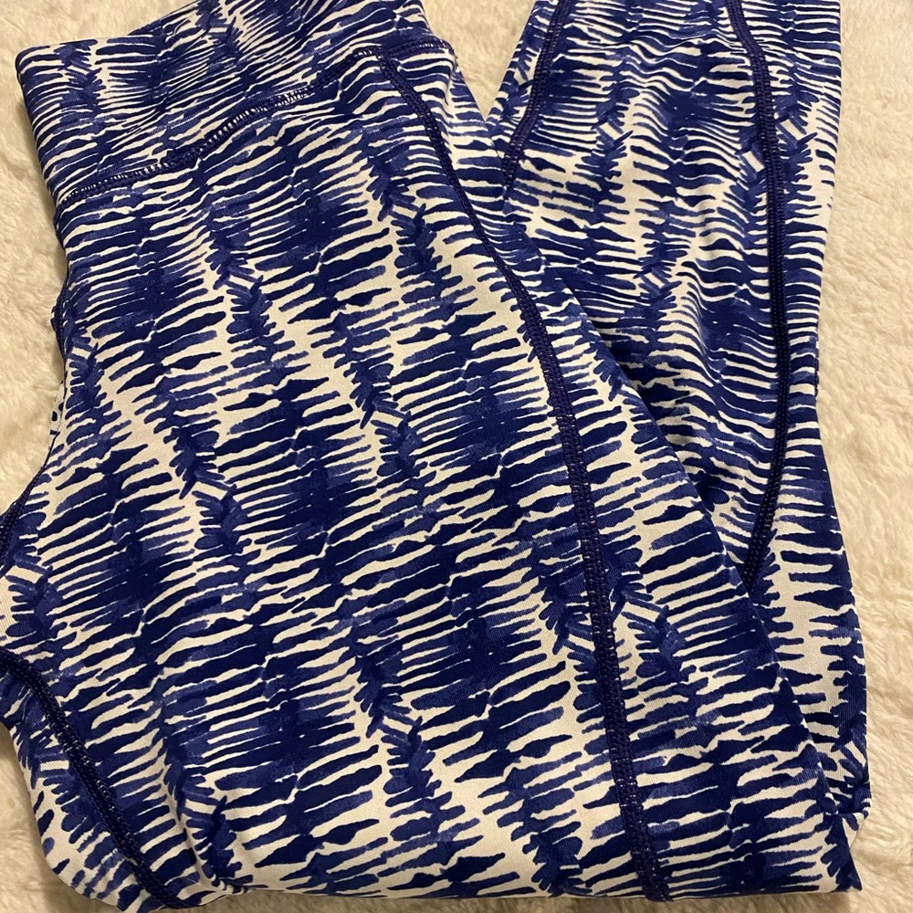 Vineyard Vines Watercolor Lines size small